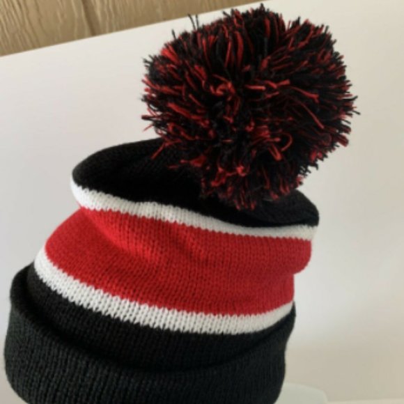 Red Black White Ski Beanie Long Toboggan Pom Knit - Picture 1 of 1